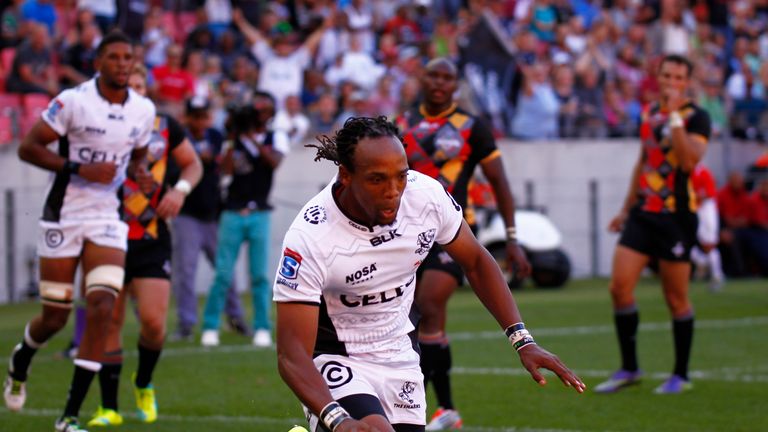 Odwa Ndungane touches down for the Sharks during their season opener against the Southern Kings at Port Elizabeth