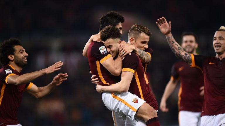 Roma celebrate Diego Perotti's goal in the 4-1 win over Fiorentina on Friday