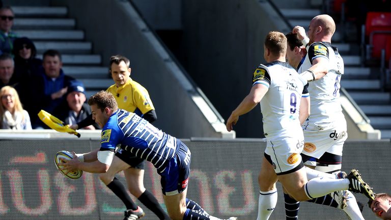 Will Addison of Sale Sharks crosses against Bath