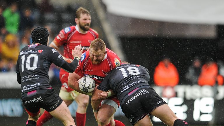 Samson Lee returns for the derby match