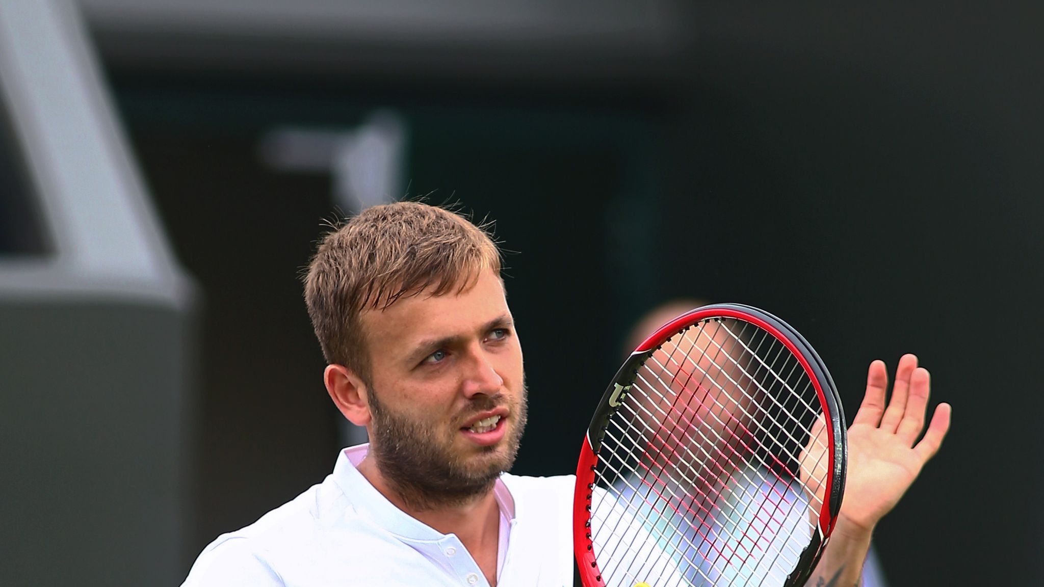 daniel evans racquet