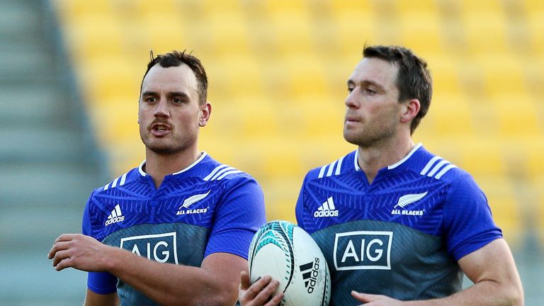  Israel Dagg (L) with Ben Smith during a New Zealand training session