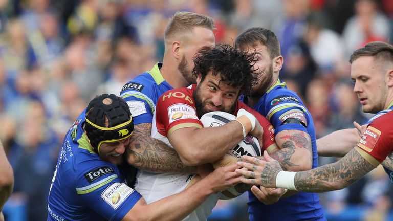 The Dragons pushed their title rivals all the way at the Halliwell Jones Stadium