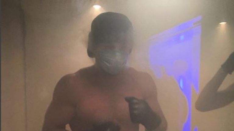 Wladimir Klitschko in the Cryosauna (courtesy of his official Instagram)