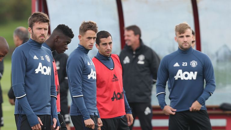 carrick-januzaj-mkhitaryan-united_3743440.jpg