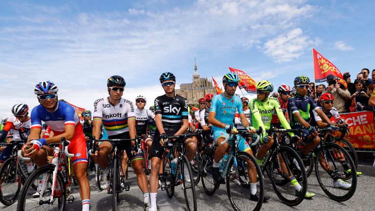 Tour de France : Mark Cavendish l'emporte et bat le record d'Eddy Tour de France : Mark Cavendish l'emporte et bat le record d'Eddy