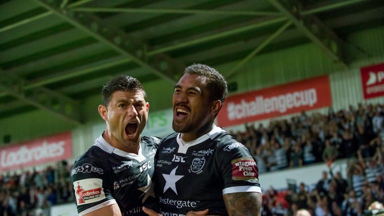Fetuli Talanoa (right) is congratulated by Mark Minichiello after scoring Hull's second try