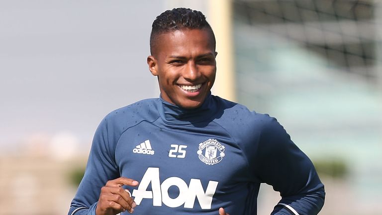 antonio-valencia-manchester-united-premier-league_3769355.jpg