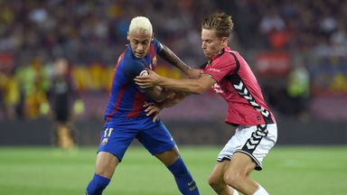 Neymar vies with Raul Garcia of Alaves 