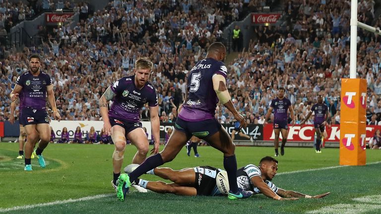 Ben Barba crosses for the opening try