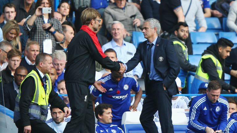 Klopp and Mourinho shakes hands after facing off during his Chelsea days