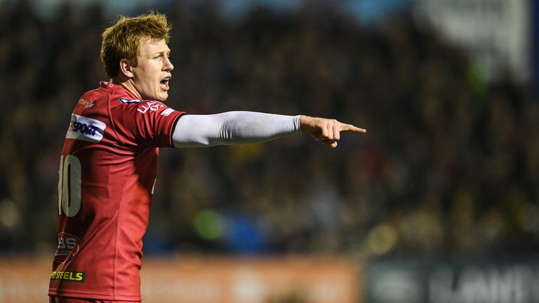 Scarlets' Rhys Patchell directing his team-mates at the Arms Park