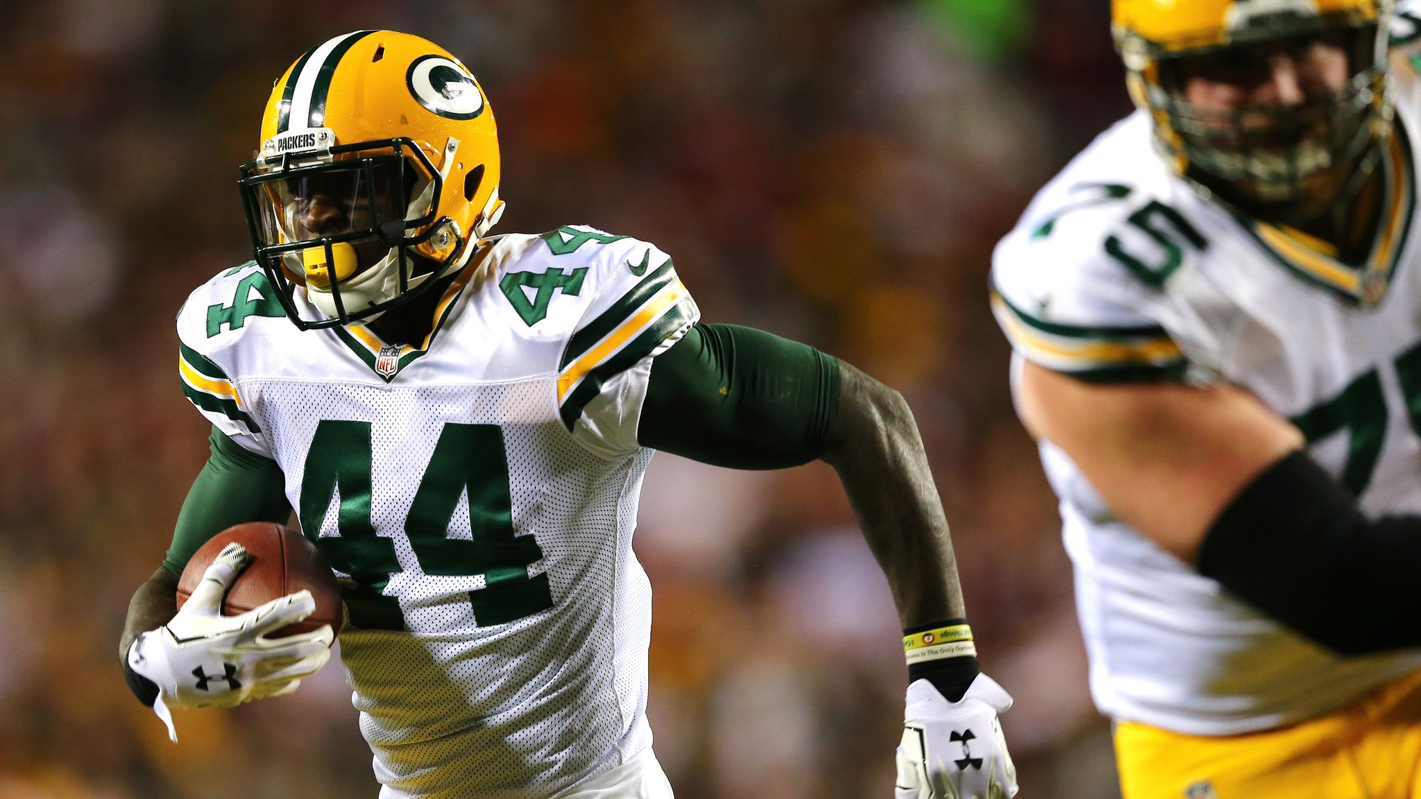 Eddie Lacy, James Starks lead Packers past Cowboys 28-7