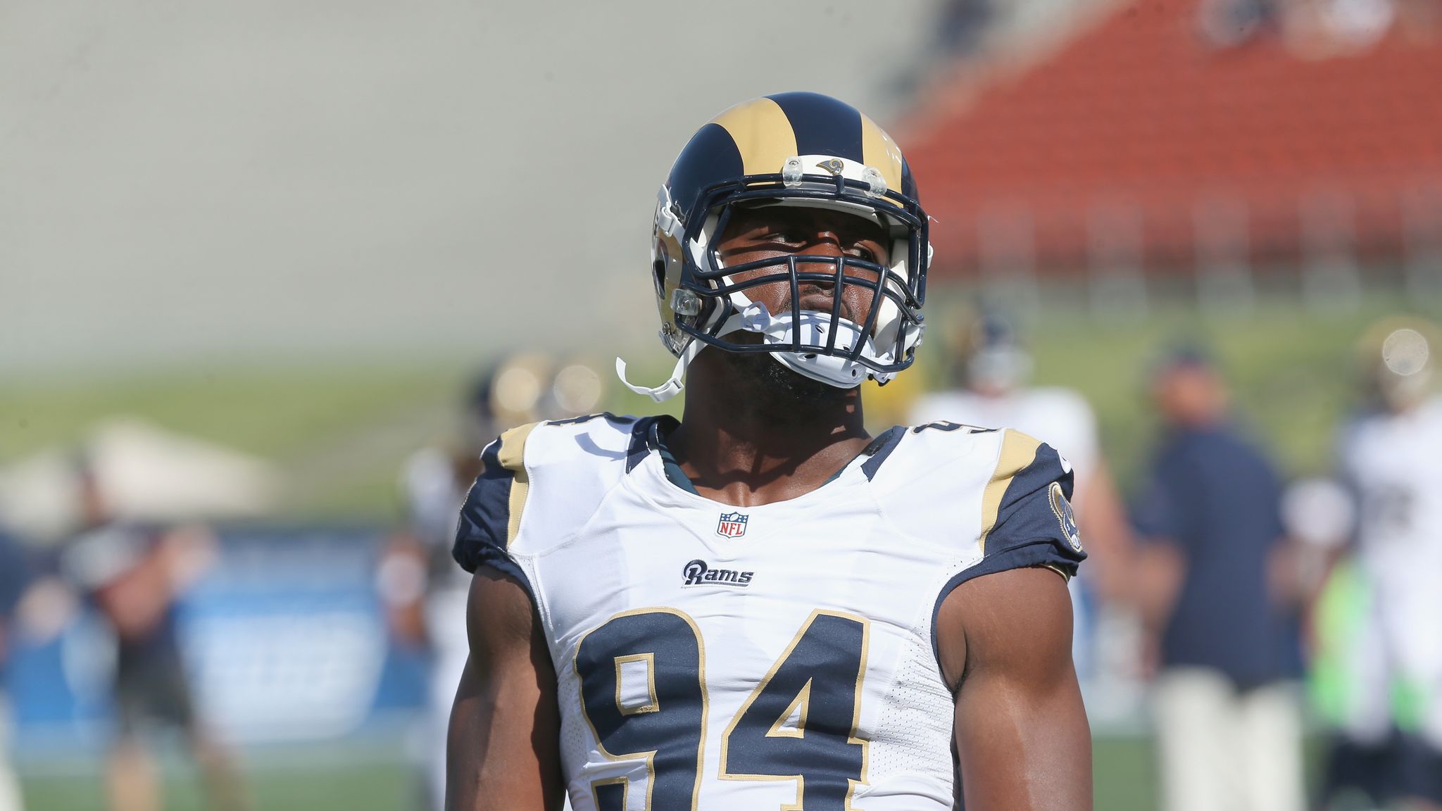 L.A. Rams trade DE Robert Quinn to Miami Dolphins for pick