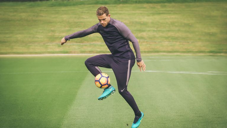 Featuring AeroSwift technology, Nike Football Training apparel is engineered for speed