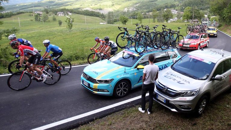 Watching stage 10 of the 2016 Giro d'Italia (Picture: Ansa)