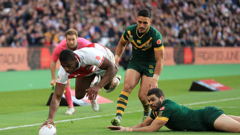 Jermaine McGillvary scores England's first try