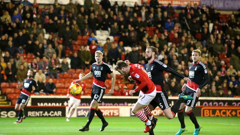 Sam Winnall: Completes Sheffield Wednesday move