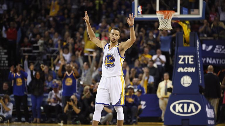 Stephen Curry bagged 13 three-pointers against the Pelicans 