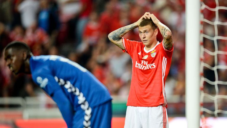 Manchester United are keen on signing Victor Lindelof
