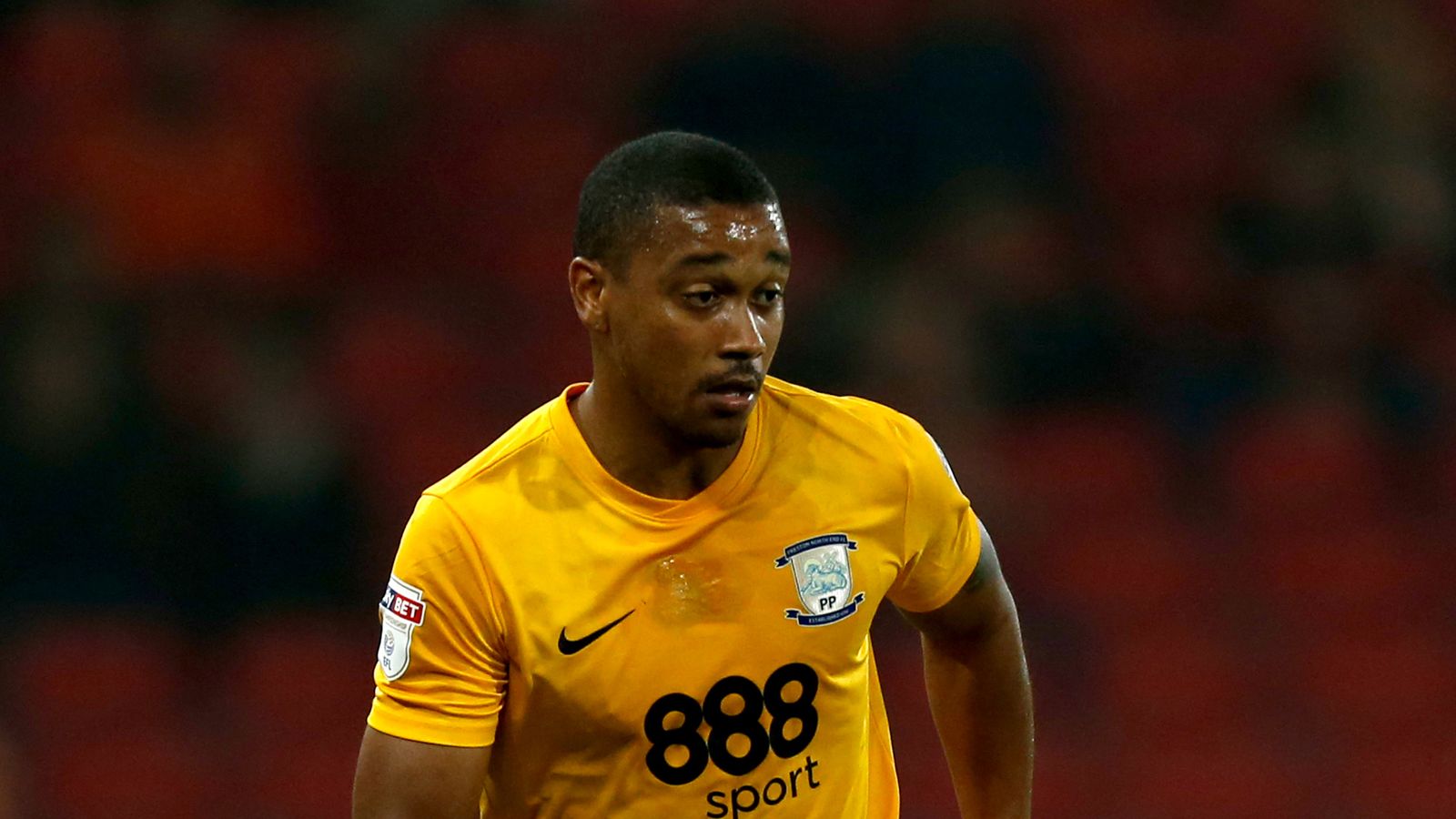 Hibernian sign Chris Humphrey on deal to the end of the season