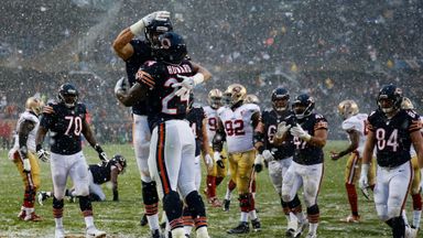 Jordan Howard #24 of the Chicago Bears is one of the hottest players in the NFL after week 13