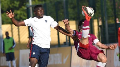 Image of Ulrich Nnomo (L) playing for France Under 21s
