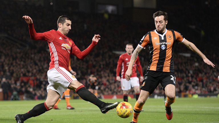 Ryan Mason in action for Silva's Hull against Manchester United