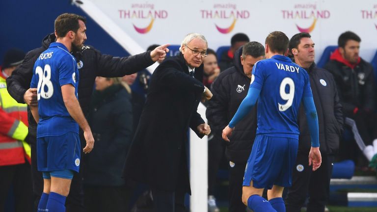 Claudio Ranieri issues instructions to Jamie Vardy at the King Power