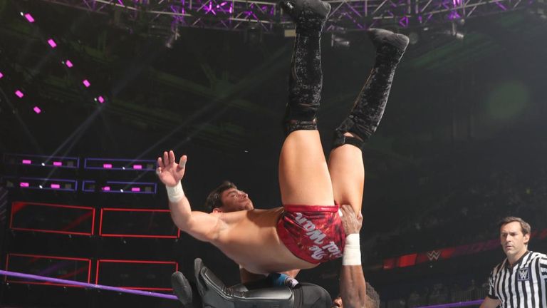 Cedric Alexander pinned Dar following a Lumbar Check