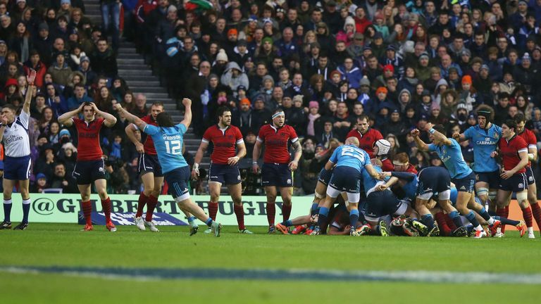 Italy celebrate after being awarded a penalty try to beat Scotland in 2015