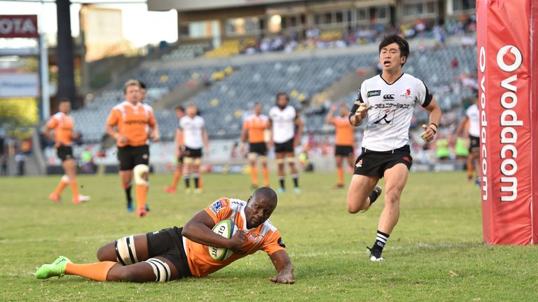 Oupa Mohoje scored one of four tries by the Cheetahs