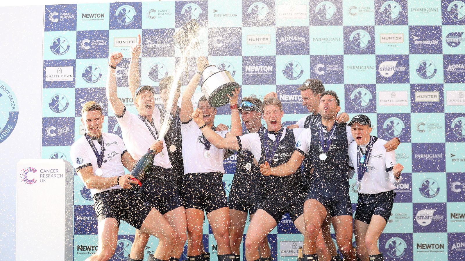 Oxford see off Cambridge in Varsity Boat Race News Sky Sports