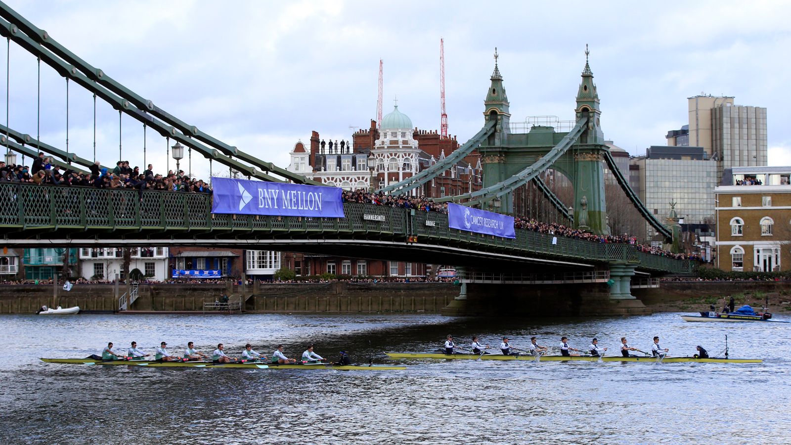 Boat race to go ahead after WWII bomb discovered in Thames | News | Sky ...