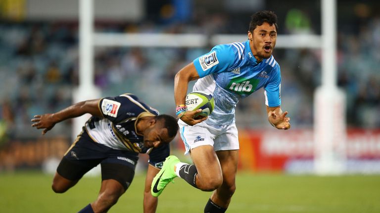 Melani Nanai scored the Blues' bonus-point try