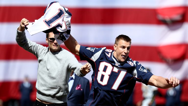 Rob Gronkowski 'steals' Tom Brady's jersey at Red Sox opening day