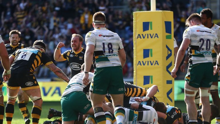 Wasps power over for the final try of the match