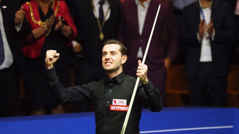 Mark Selby will face O'Sullivan for a place in the final