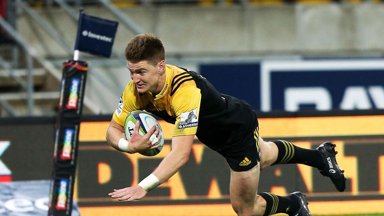 Jordie Barrett scores a try against the Stormers