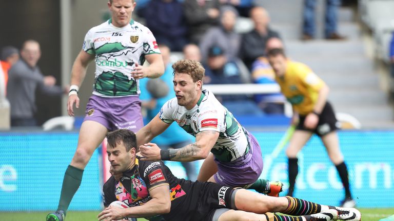 Ryan Morgan crosses for St Helens' second try