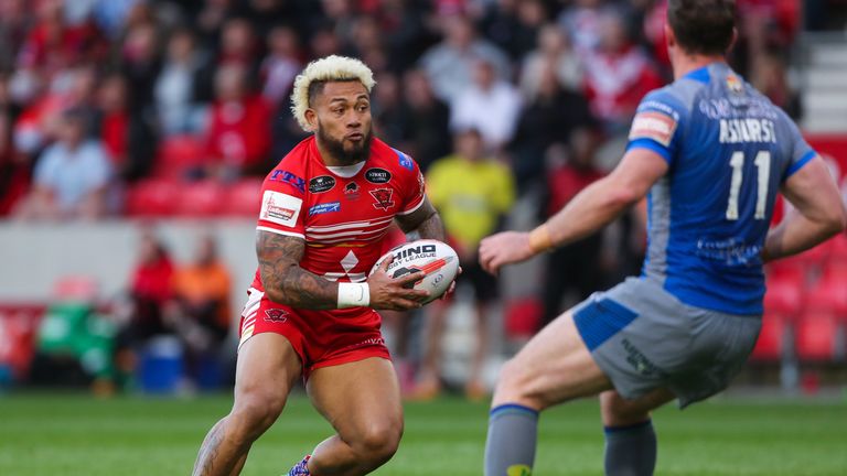 Junior Sa'u on the attack for Salford