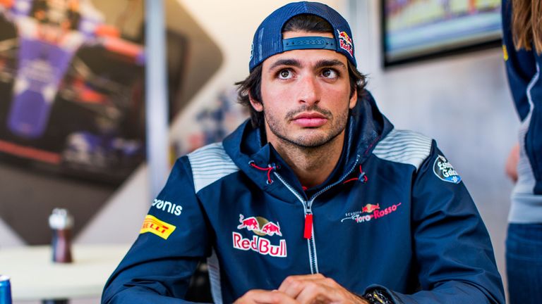 Carlos Sainz joins Renault for 2018 on loan from Red Bull | F1 News