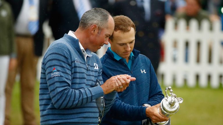 Matt Kuchar (izquierda) estaba en el grupo final junto a Jordan Spieth 