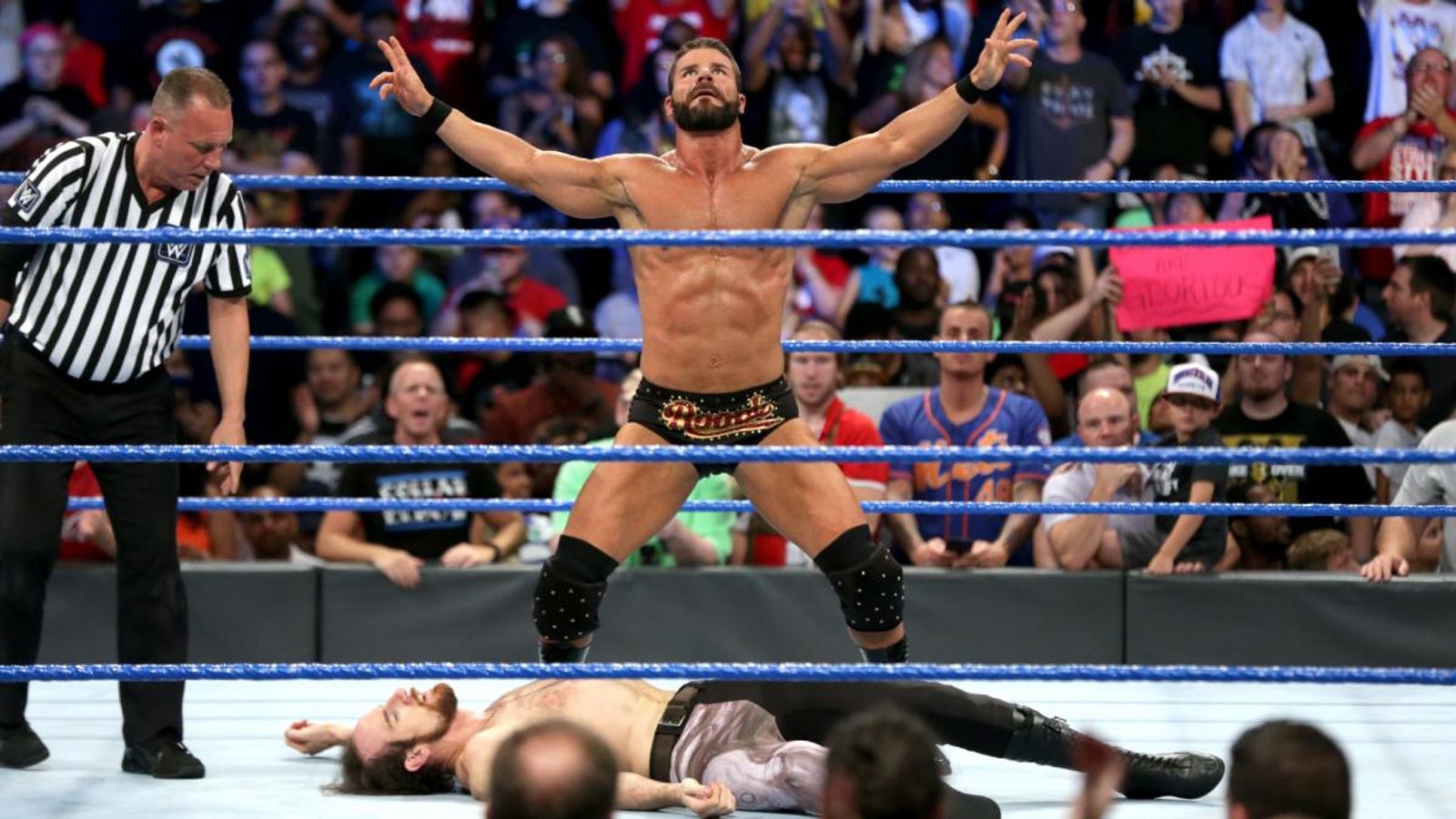 Wwe smackdown 08.03 2024. Бобби Джон сина. Triple h vs Bobby Roode. WWE Superstars Raw SMACKDOWN 2019. Кэти форбс Рестлер бои.