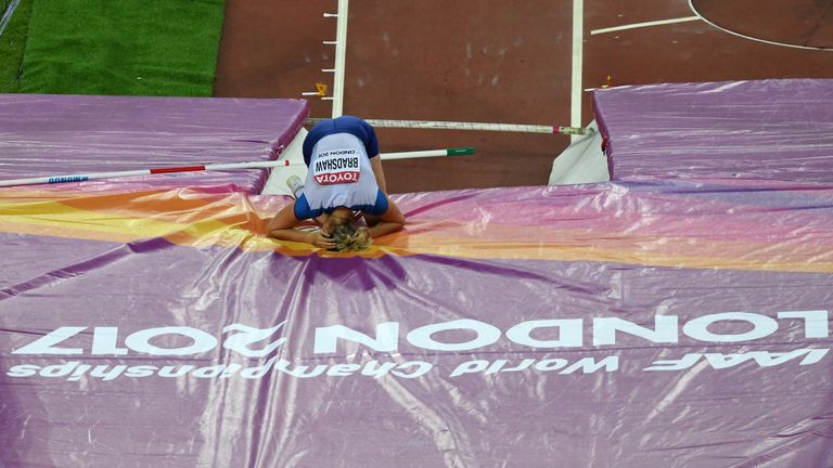 Holly Bradshaw had hopes of a medal but had to settle for sixth in the pole vault