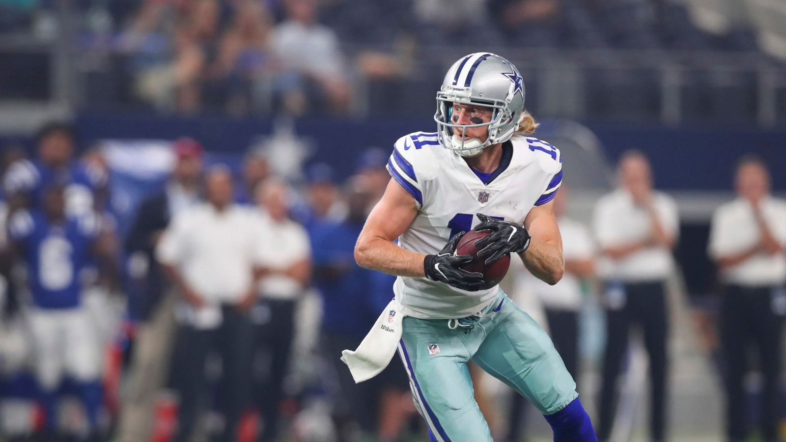 Dallas Cowboys wide receiver Cole Beasley waits to run a play during NFL  football training camp in Oxnard, Calif., Tuesday, July 25, 2017. (AP  Photo/Gus Ruelas Stock Photo - Alamy