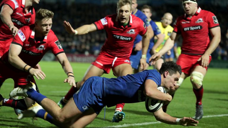 Joey Carbery notched a vitally important score to give Leinster the lead on half-time 