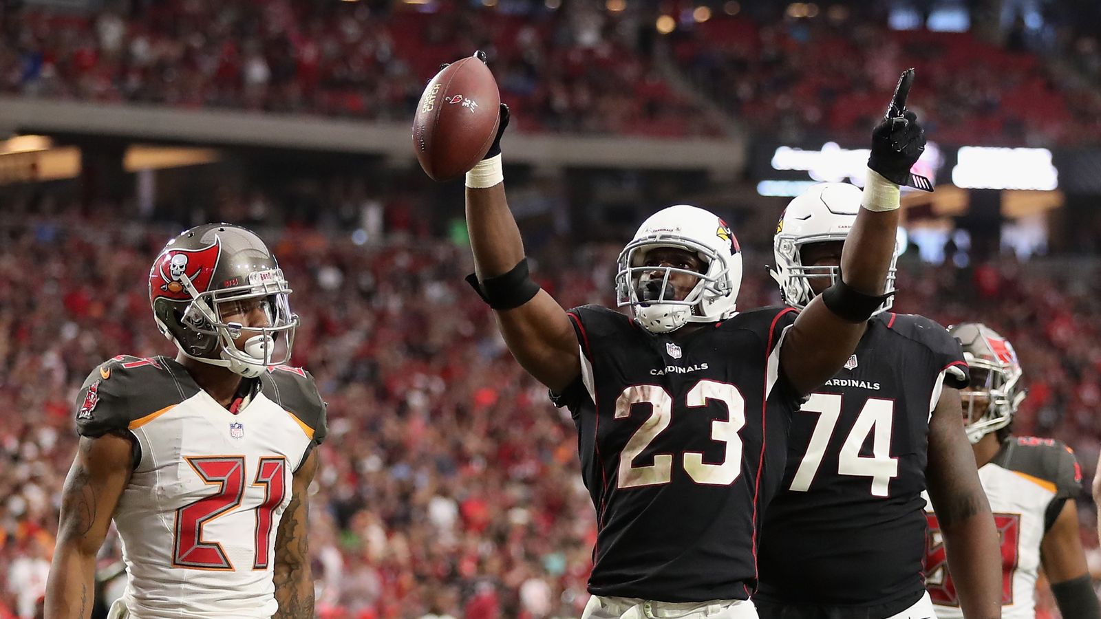 Buccaneers: Larry Fitzgerald in Tampa Bay doesn't hurt