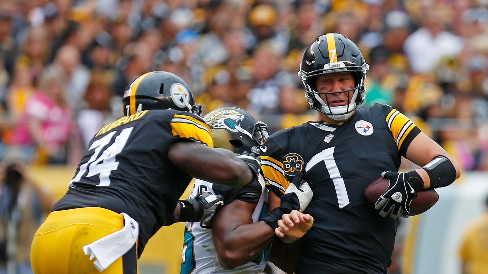 Steelers, hobbled Roethlisberger struggle in ugly loss to Dolphins