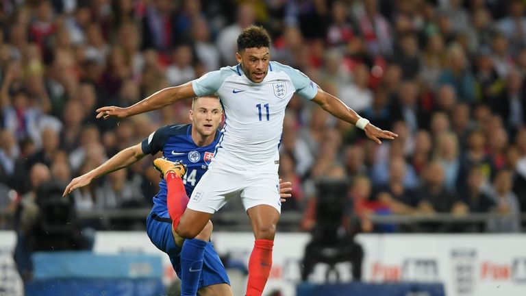 Alex Oxlade-Chamberlain jugó por última vez para Inglaterra en marzo del año pasado